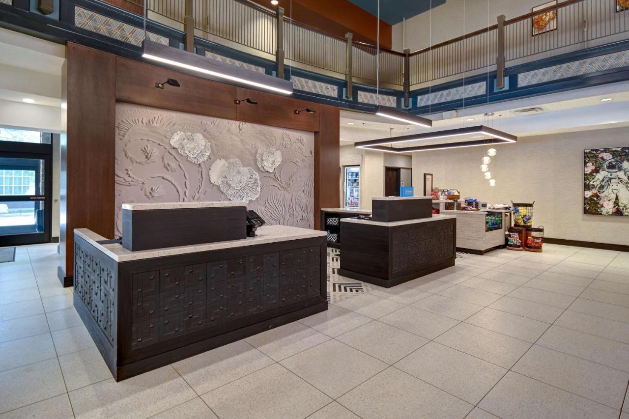 Hilton Garden Inn Kalamazoo Downtown Exterior photo